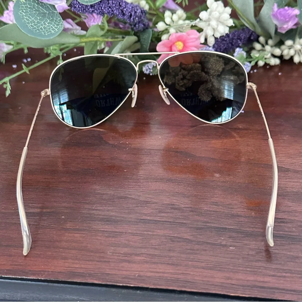 Ray-Ban iconic ray